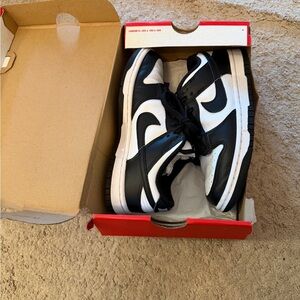 Nike Classic Pandas Black and White Low-Tops